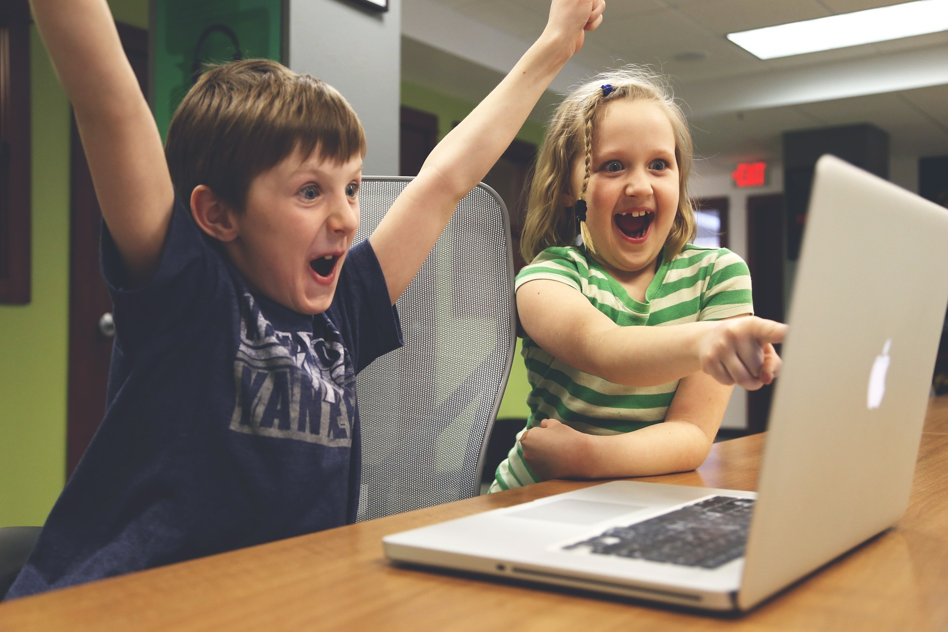 children-593313_1920 Small business CRM